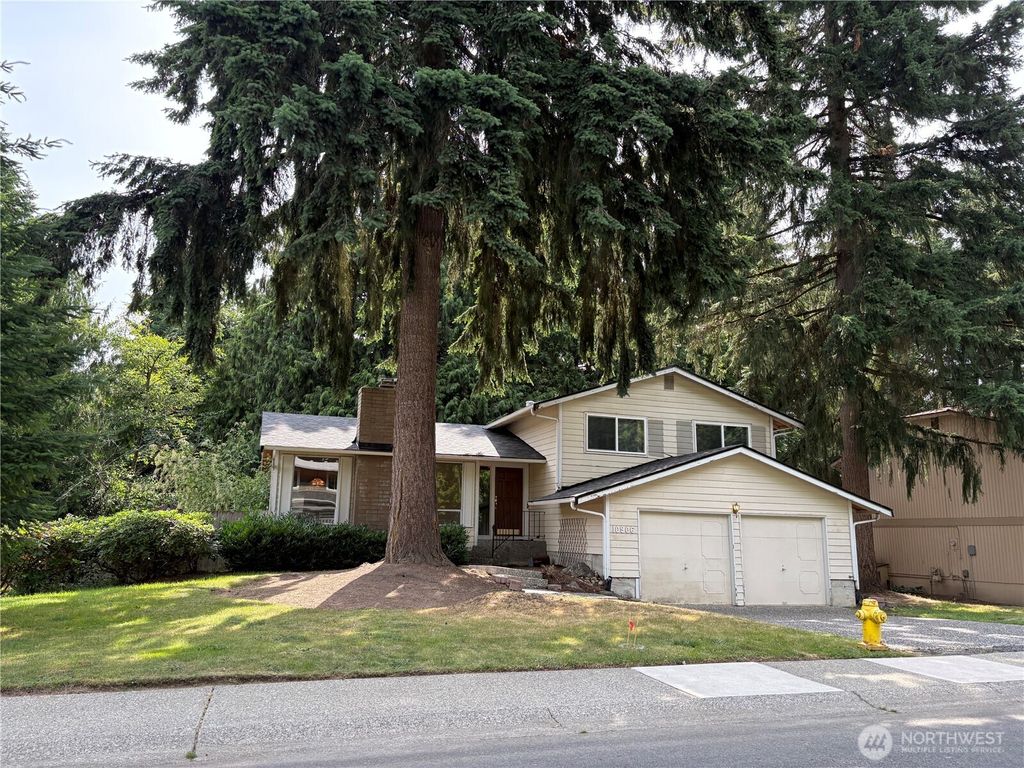 Photo of 10906 165th Place NE, Redmond, WA 98052 (MLS # 2394569)