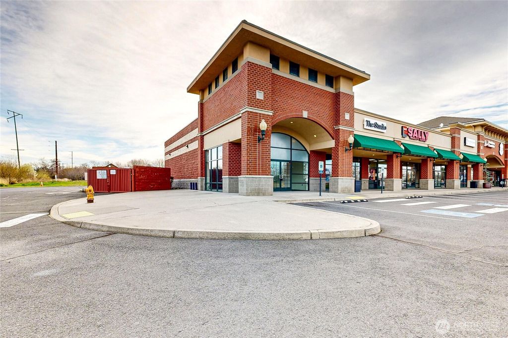 Photo of 1605 Meadowbrook Boulevard #1, College Place, WA 99324 (MLS # 2501019)