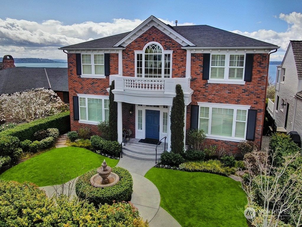 Photo of 2327 Rosemont Place W, Seattle, WA 98199 (MLS # 2226701)