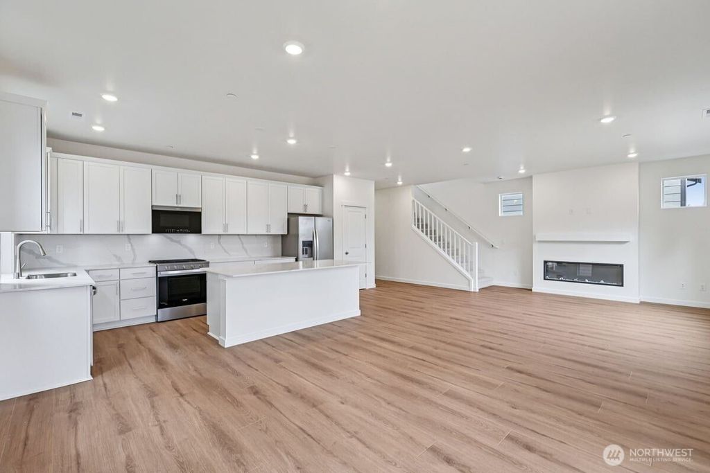 Photo of 1447 121st Avenue SE #MB 09, Lake Stevens, WA 98258 (MLS # 2321776)