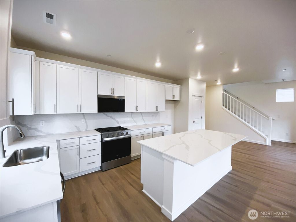 Photo of 1447 121st Avenue SE #MB 09, Lake Stevens, WA 98258 (MLS # 2321776)