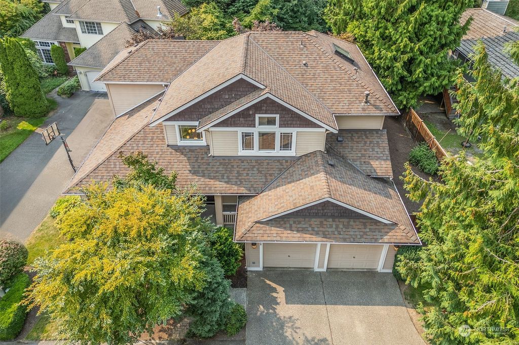 Photo of 8209 131st Avenue NE, Kirkland, WA 98033 (MLS # 2289454)