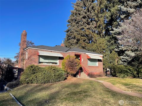 Photo of 705 E 3rd Avenue, Ellensburg, WA 98926 (MLS # 2484586)