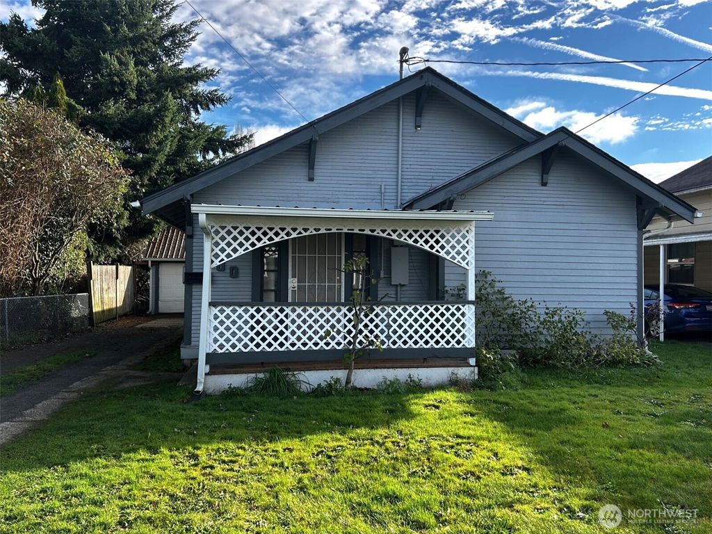 Photo of 700 6th Street S, Kelso, WA 98626 (MLS # 2457397)