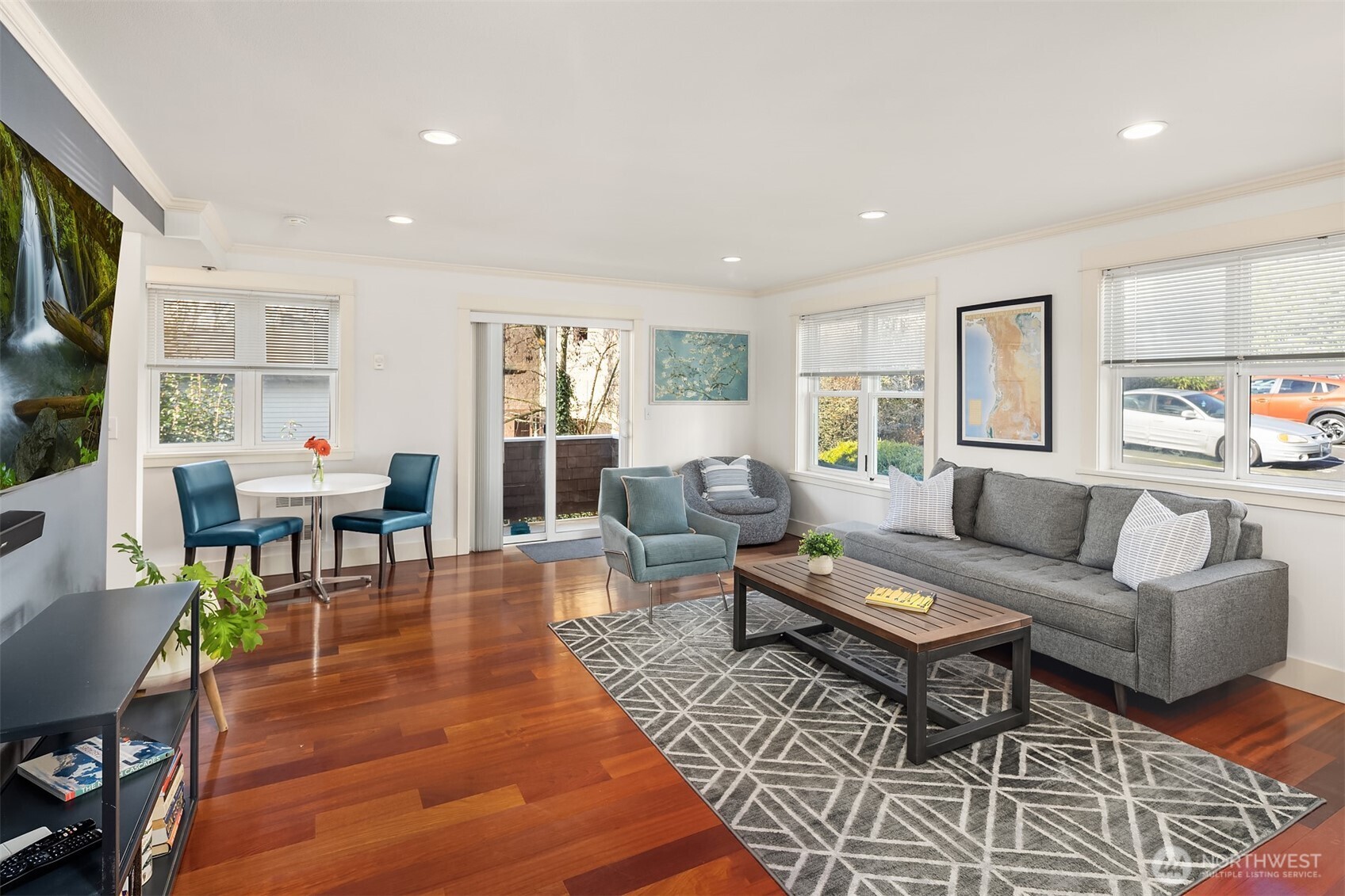 3639 Phinney Avenue N