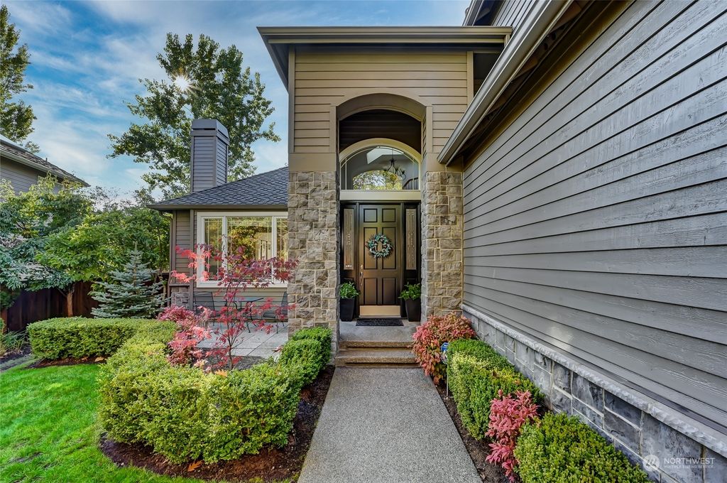 Photo of 1709 266th Way SE, Sammamish, WA 98075 (MLS # 2246683)