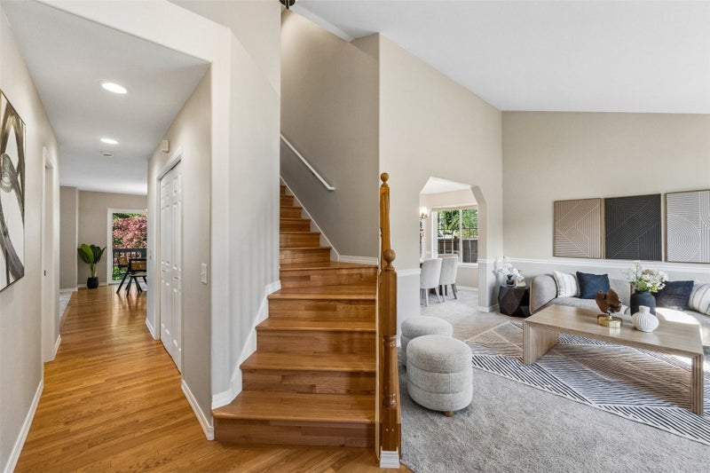 5722 Hillpointe Cir