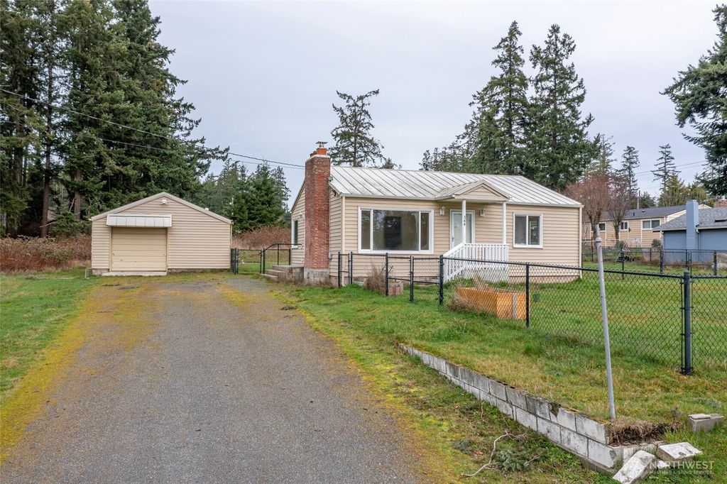 Photo of 544 NE Easy Street, Oak Harbor, WA 98277 (MLS # 2476751)