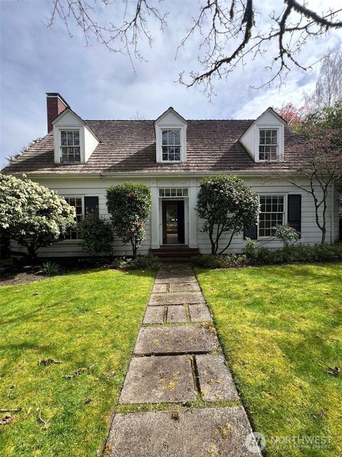 Photo of 832 33rd Ave Ave E, Seattle, WA 98112 (MLS # 2506130)