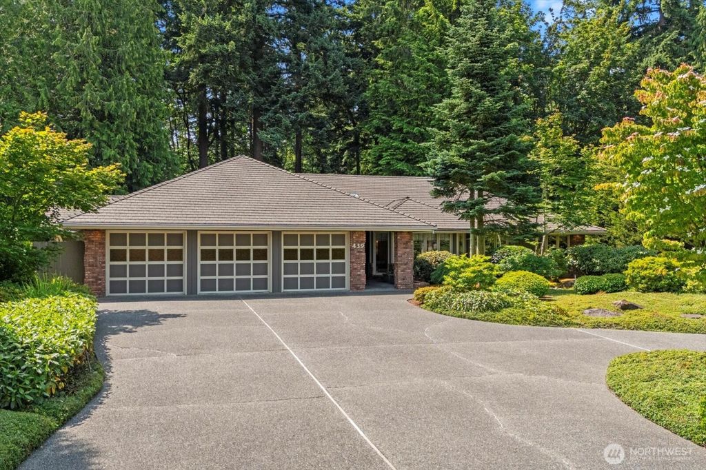 Photo of 439 NW 162nd Street, Shoreline, WA 98177 (MLS # 2397443)
