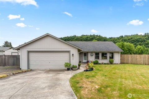 Photo of 142 Charles Street, Longview, WA 98632 (MLS # 2552321)