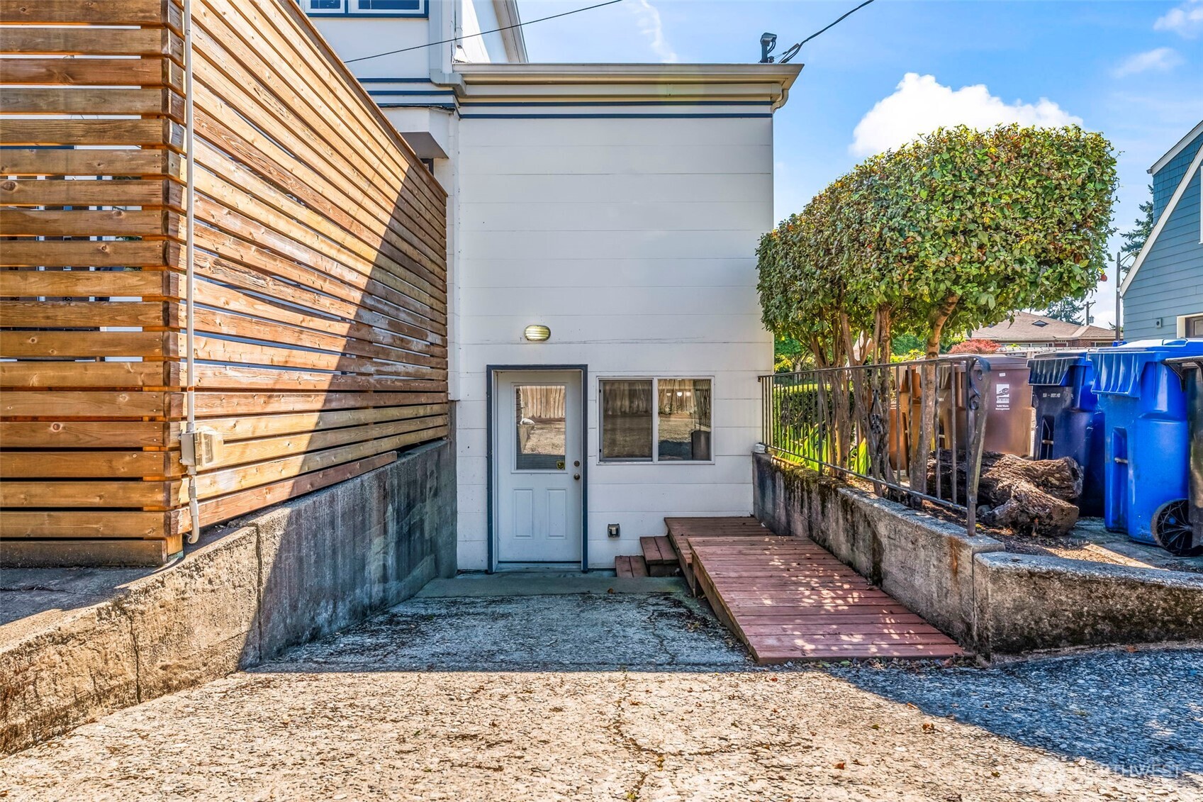3901 N 37th