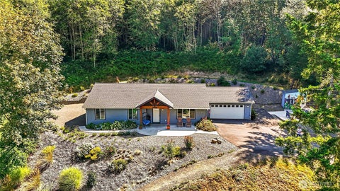 Photo of 210 Echo Lane, Longview, WA 98632 (MLS # 2566782)
