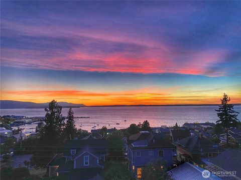 Photo of 934 14th Street, Bellingham, WA 98225 (MLS # 2512015)