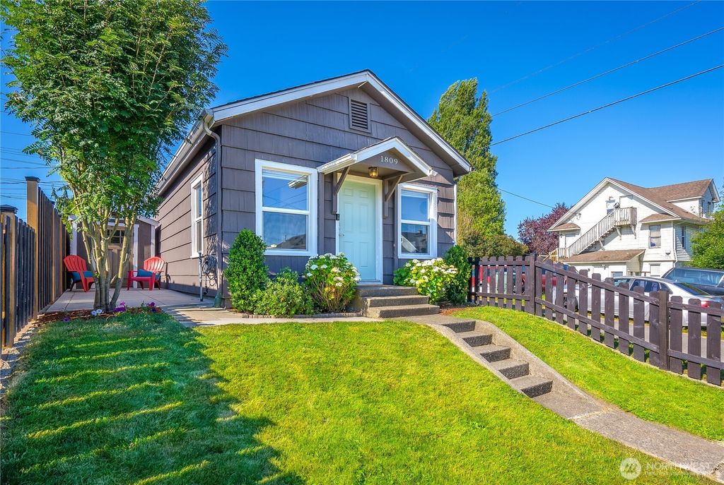 Photo of 1809 22nd Street, Everett, WA 98201 (MLS # 2356502)