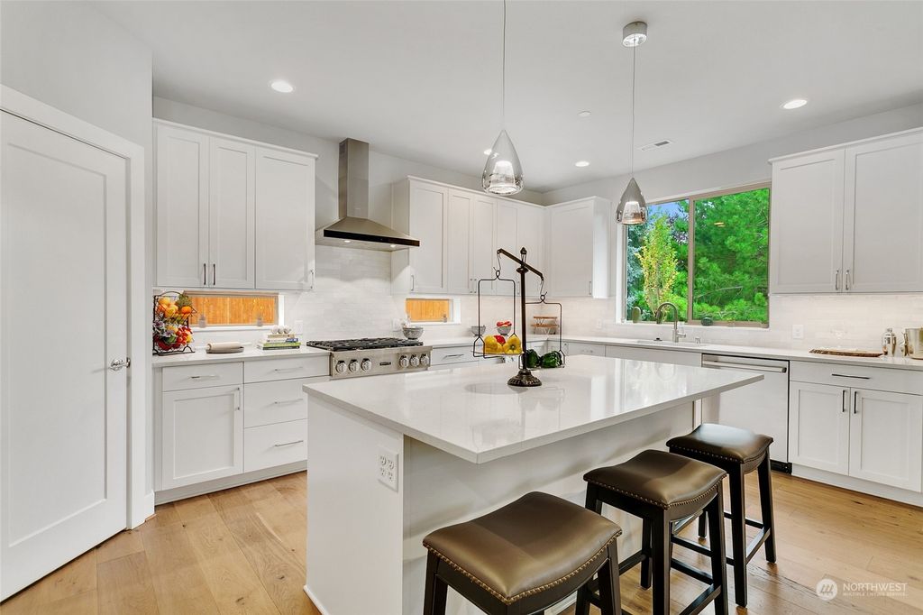 Photo of 16019 124th Court NE #6, Woodinville, WA 98072 (MLS # 2010952)