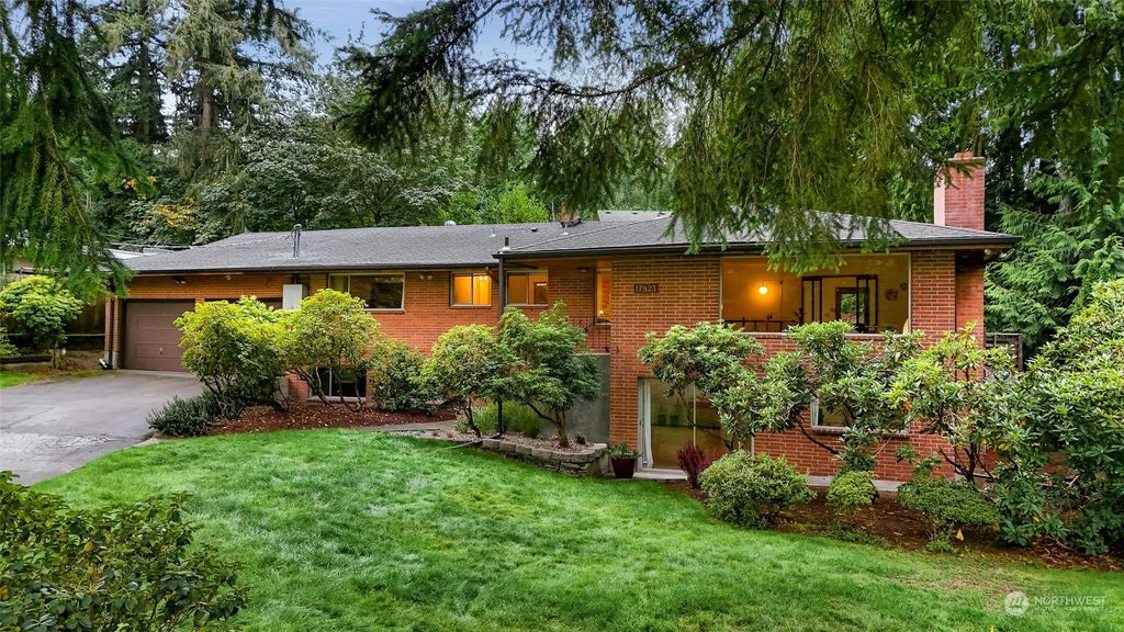 Photo of 17823 29th Avenue NE, Lake Forest Park, WA 98155 (MLS # 2294909)