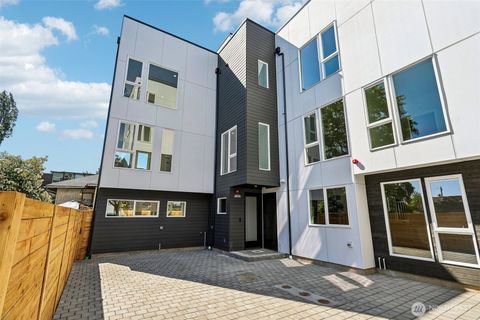 Photo of 4425 Fremont Avenue N #A, Seattle, WA 98103 (MLS # 2520114)