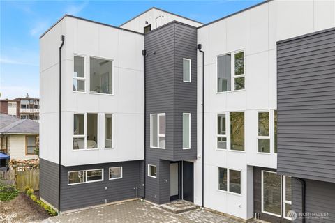Photo of 4425 Fremont Avenue N #A, Seattle, WA 98103 (MLS # 2520114)