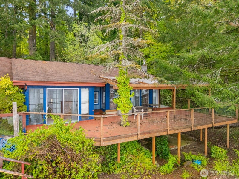 6105 Elizan Drive NW