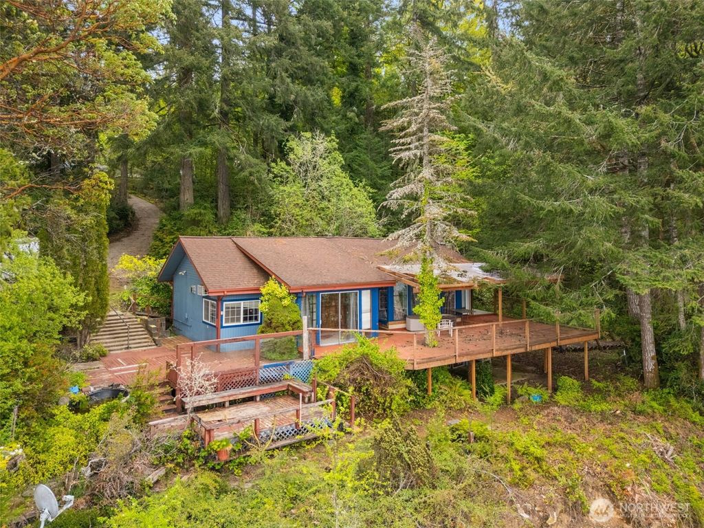 Photo of 6105 Elizan Drive NW, Olympia, WA 98502 (MLS # 2517513)