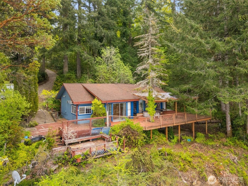 6105 Elizan Drive NW
