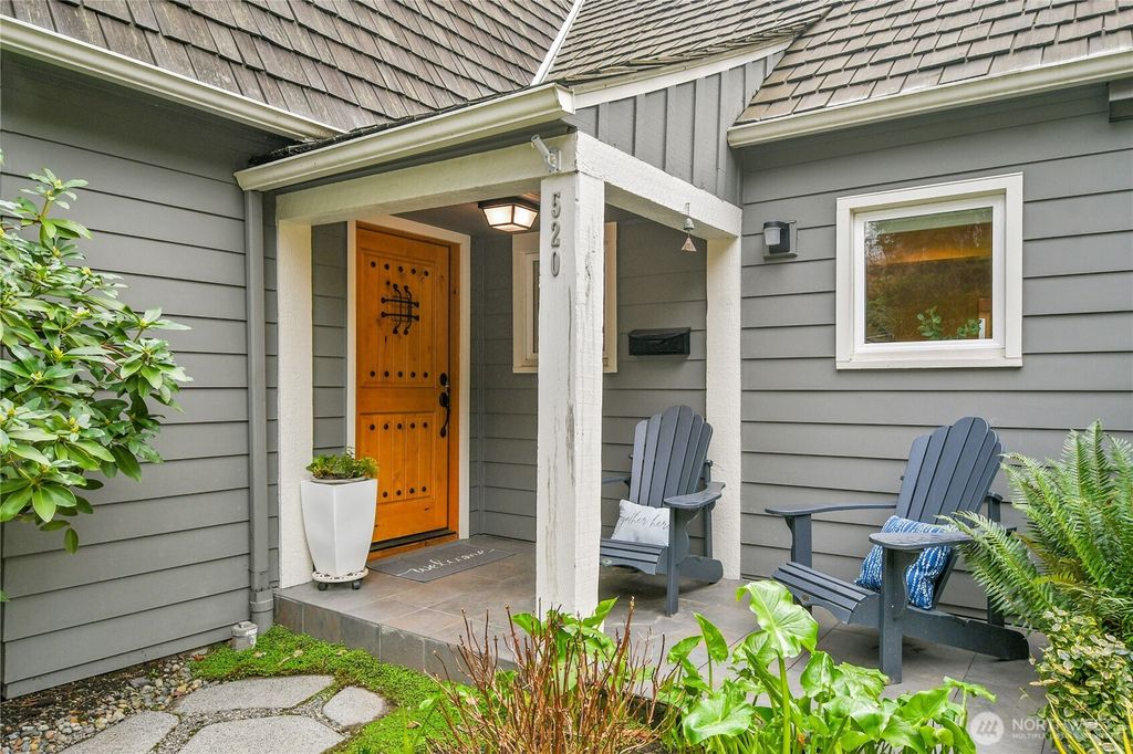 Photo of 520 Wellington Avenue, Seattle, WA 98122 (MLS # 2465595)