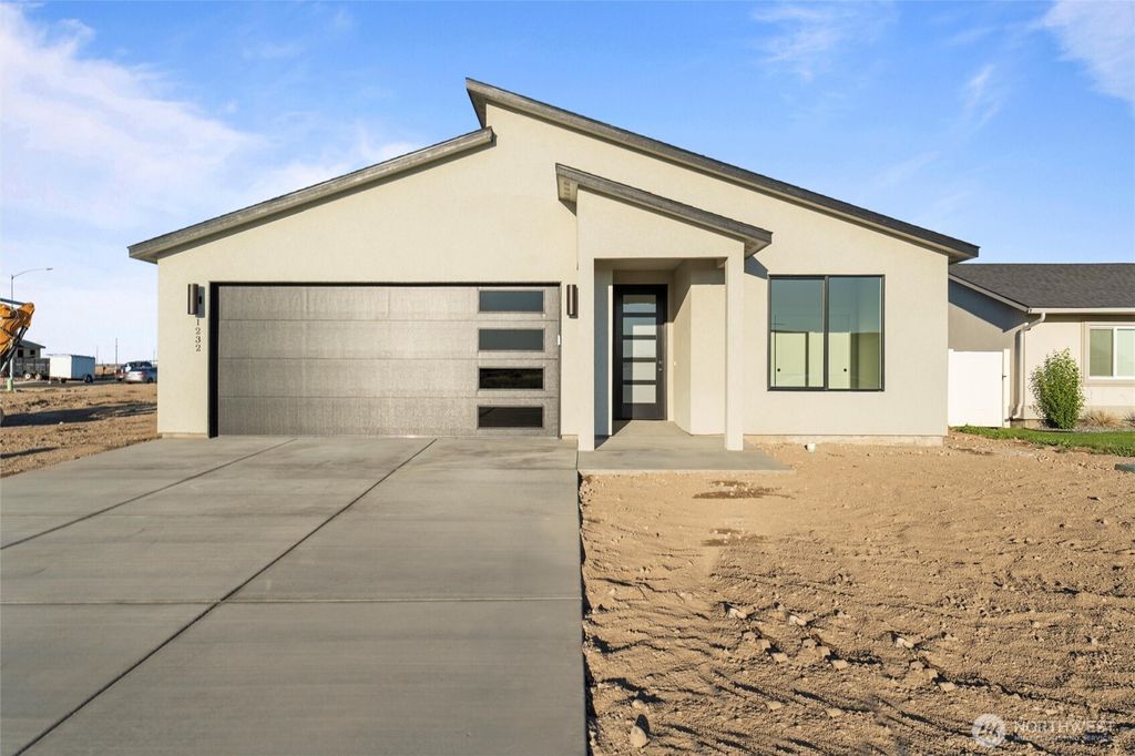 Photo of 1513 N 7th Avenue NE, Quincy, WA 98848 (MLS # 2457653)