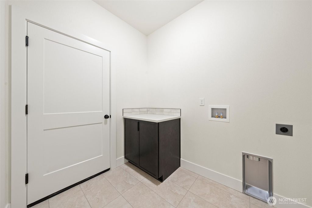 Photo of 1513 N 7th Avenue NE, Quincy, WA 98848 (MLS # 2457653)