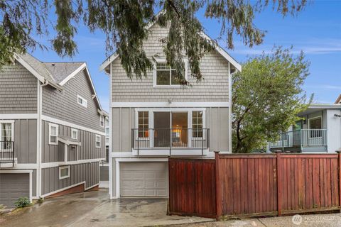 Photo of 910 N 74th Street, Seattle, WA 98103 (MLS # 2495348)
