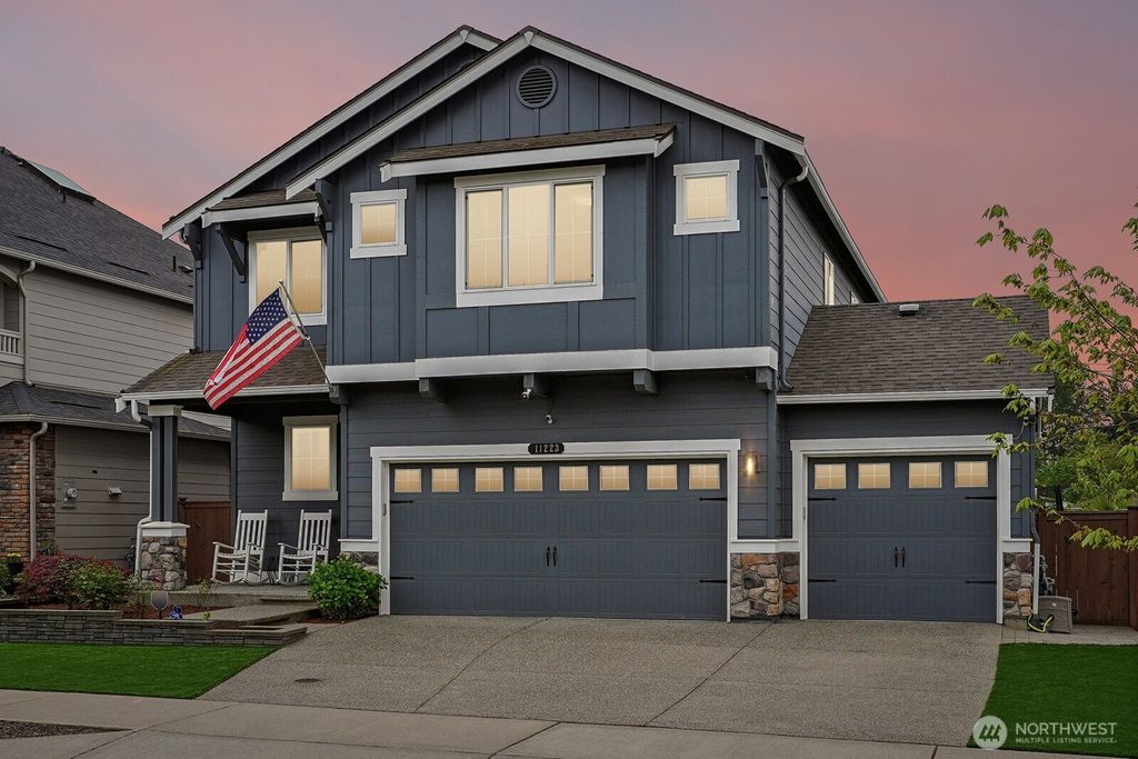 Photo of 11223 SE 252nd Street, Kent, WA 98030 (MLS # 2510160)