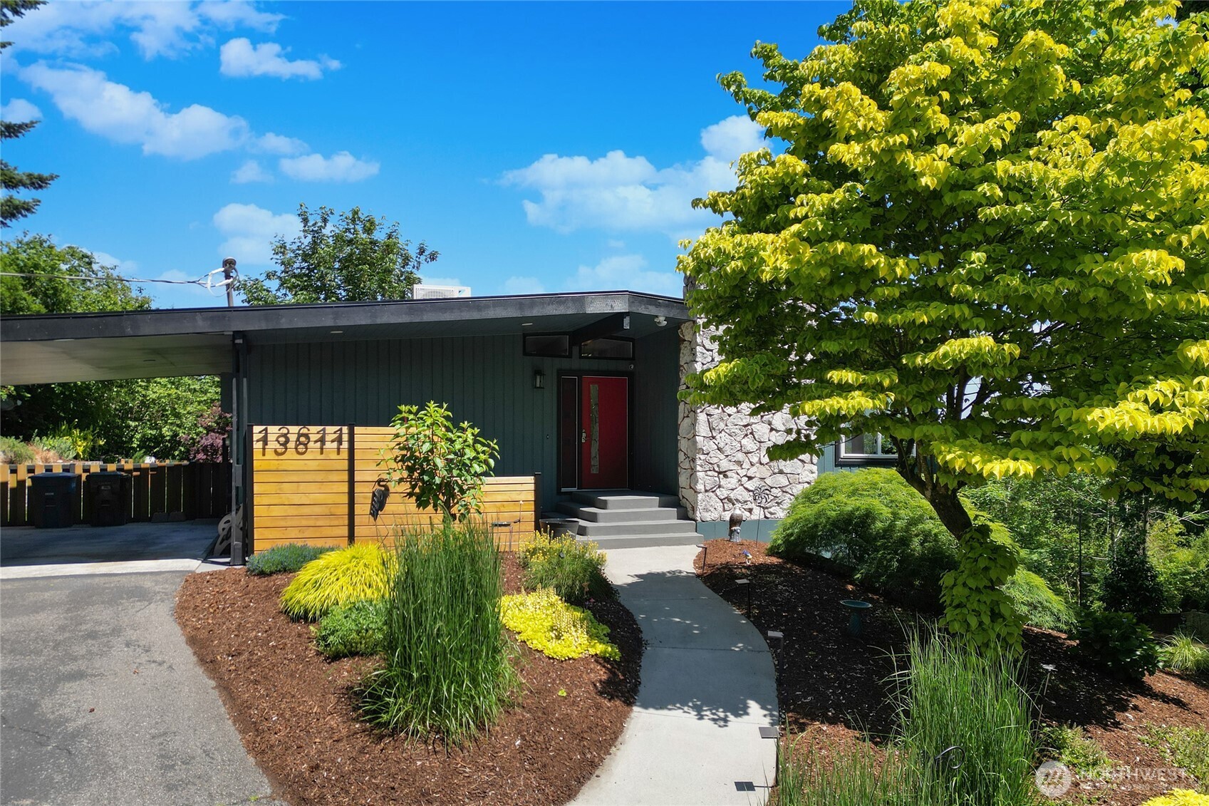 13611 Military Rd E