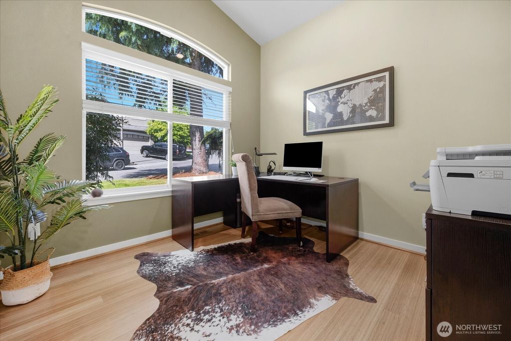 Photo of 10040 NE 142nd Place, Kirkland, WA 98034 (MLS # 2359363)