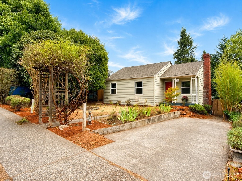 Photo of 8516 37th Avenue SW, Seattle, WA 98126 (MLS # 2576484)