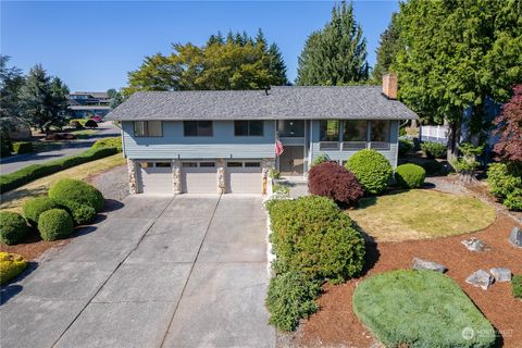 Photo of 13904 SE 242nd Place, Kent, WA 98042 (MLS # 2134700)