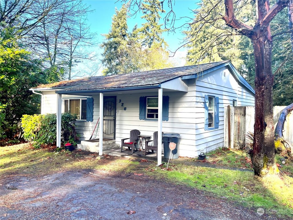 Photo of 320 312th Street, Federal Way, WA 98003 (MLS # 2194404)