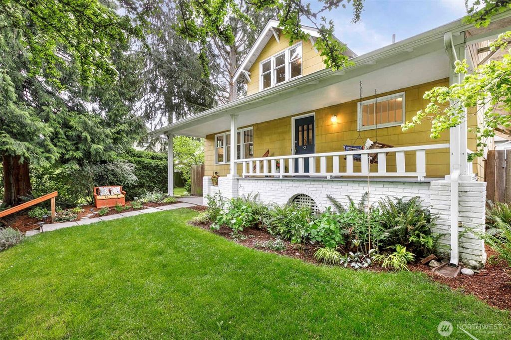 Photo of 115 NE 64th Street, Seattle, WA 98115 (MLS # 2371943)