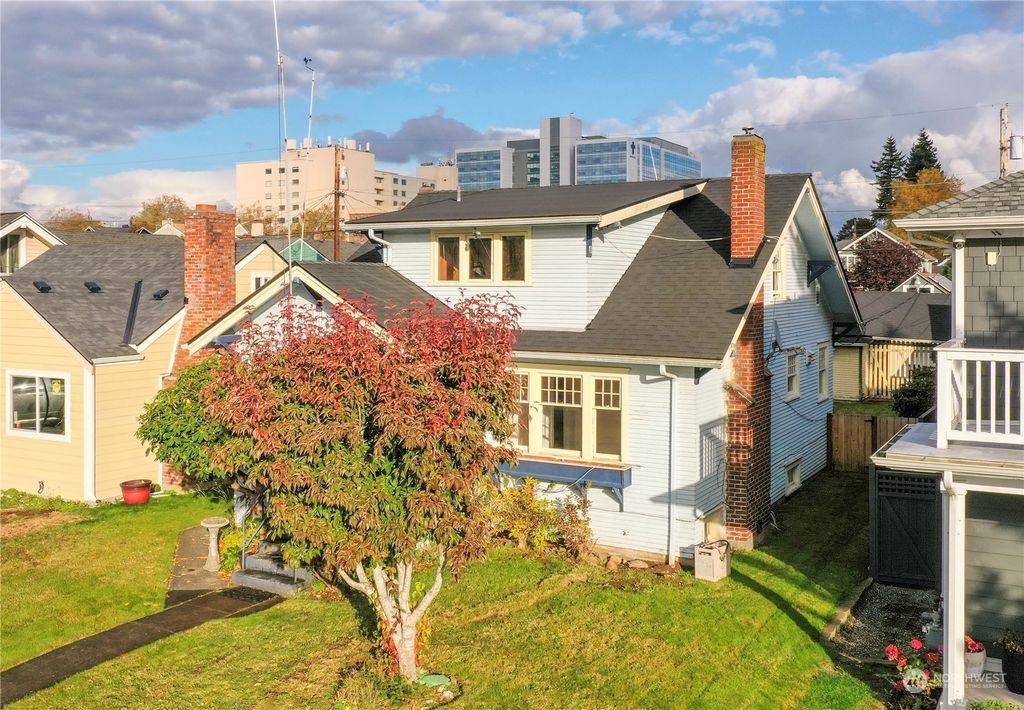 Photo of 1419 RUCKER Avenue, Everett, WA 98201 (MLS # 2305538)