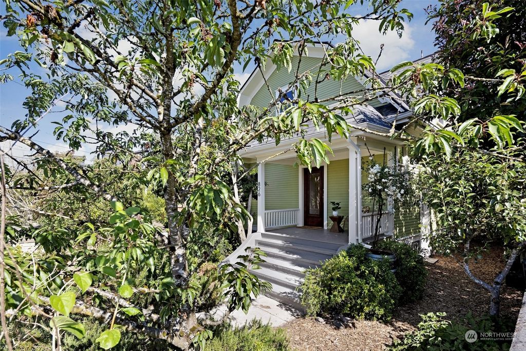 Photo of 826 NE 69th Street, Seattle, WA 98115 (MLS # 2240149)