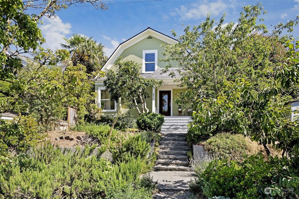 Photo of 826 NE 69th Street, Seattle, WA 98115 (MLS # 2240149)