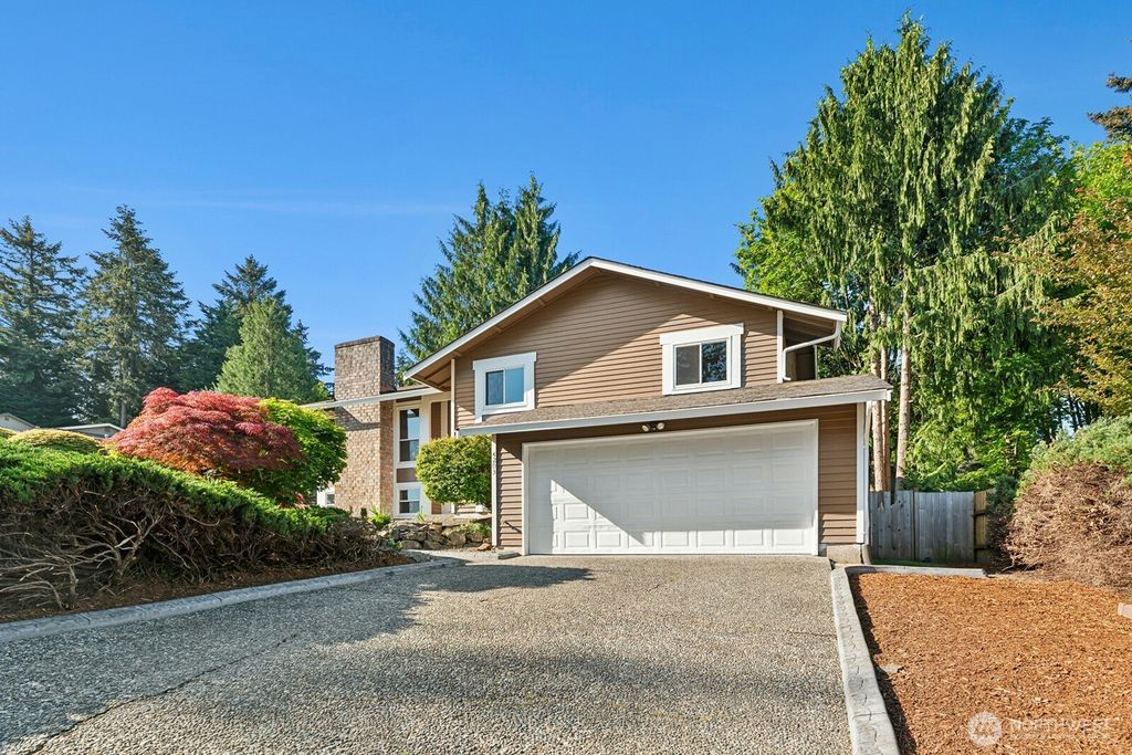 Photo of 4203 SW 328th Street, Federal Way, WA 98023 (MLS # 2510722)