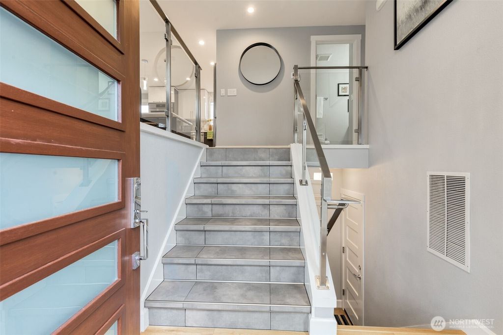 Photo of 403 Ferndale Avenue NE, Renton, WA 98056 (MLS # 2493759)