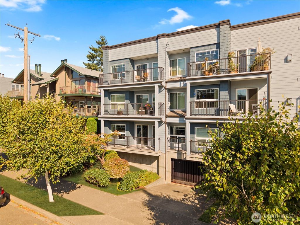 Photo of 22226 6th Avenue S #201, Des Moines, WA 98198 (MLS # 2437508)