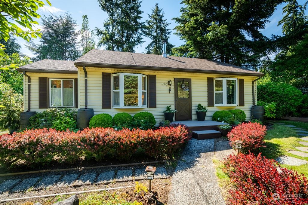 Photo of 14515 6th Avenue NE, Shoreline, WA 98155 (MLS # 2251588)