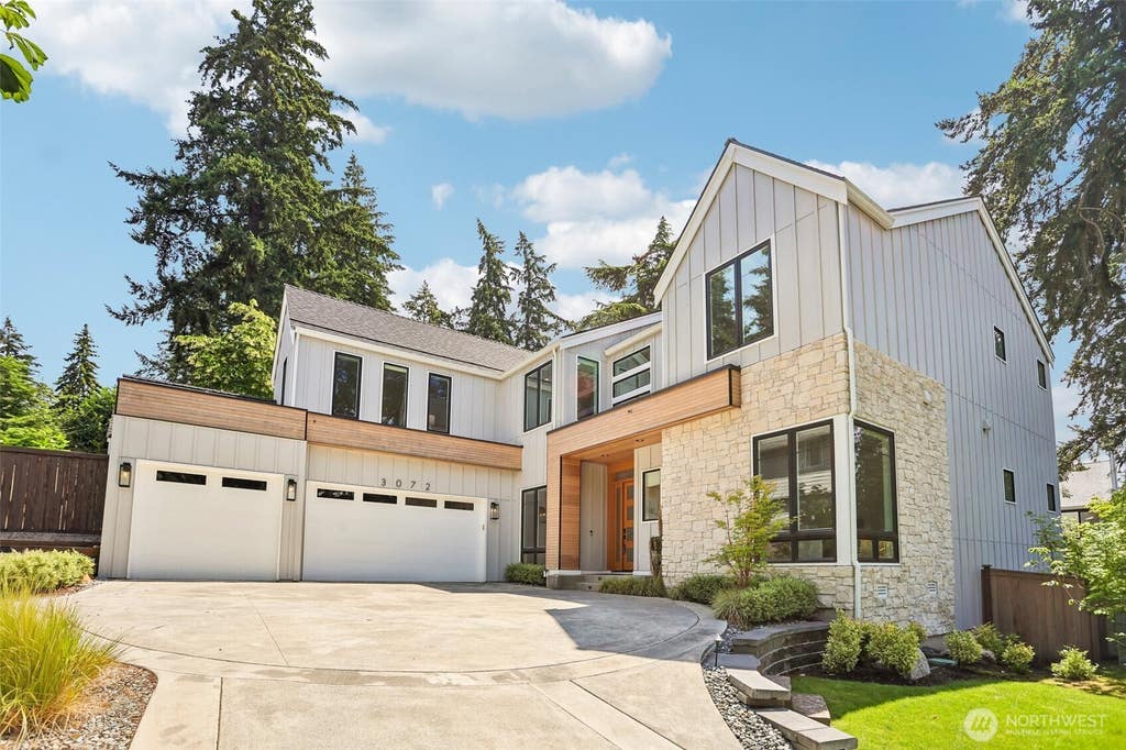 Photo of 3072 106th Street SE, Bellevue, WA 98004 (MLS # 2549468)