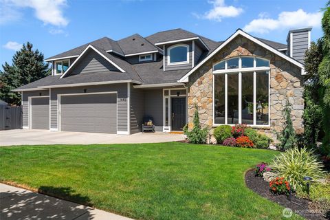 Photo of 1440 John Street, Wenatchee, WA 98801 (MLS # 2412875)