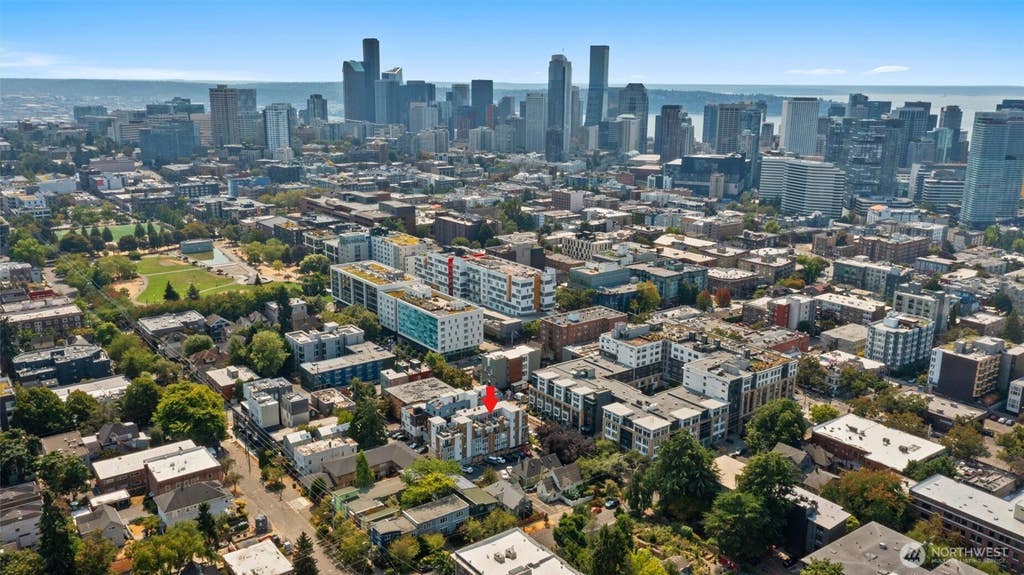 Photo of 222 10th Avenue E #D, Seattle, WA 98102 (MLS # 2570089)