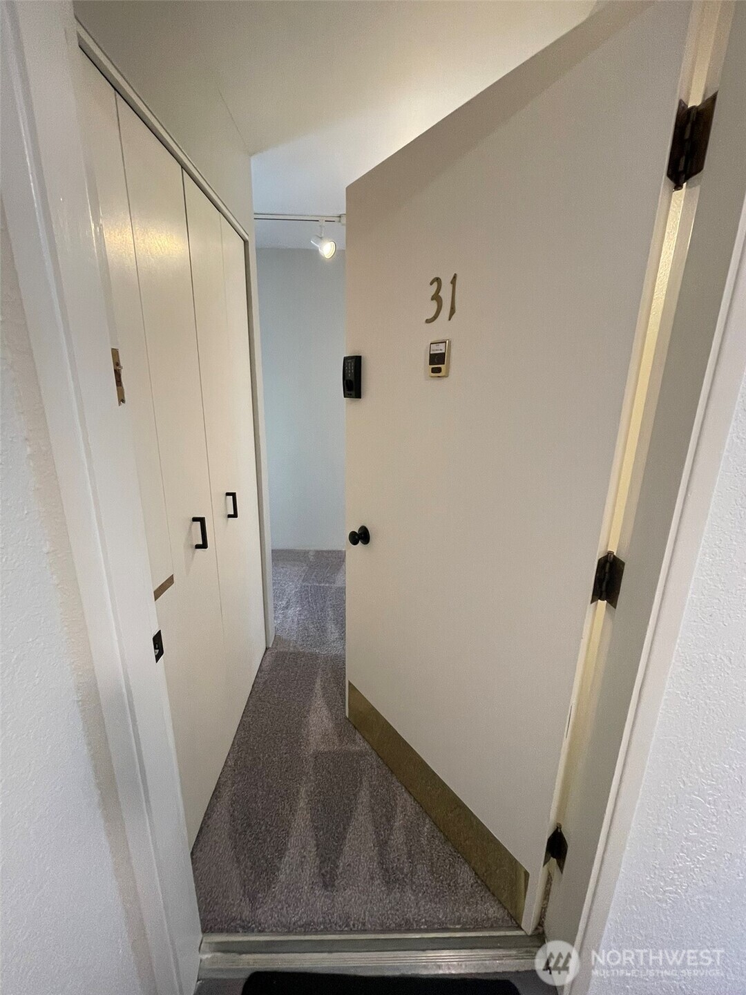 3927 1st Avenue NE 31