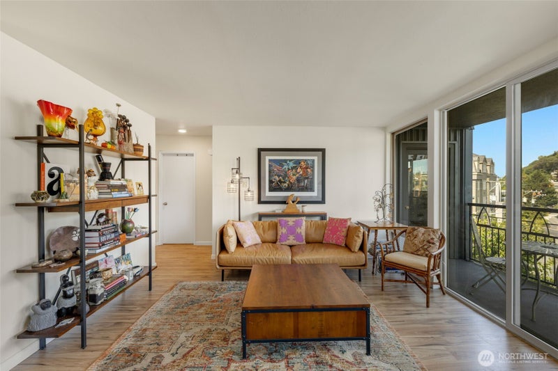 507 W Mercer Street 704