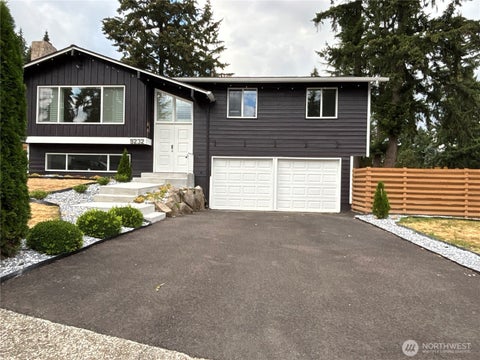 Photo of 9232 139th Street, Kirkland, WA 98034 (MLS # 2573780)
